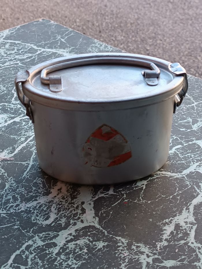 Ancienne gamelle aluminium