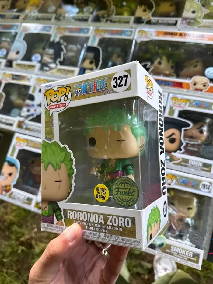 Funko Pop Roronoa Zoro 327 GITD - One piece - photo numéro 3