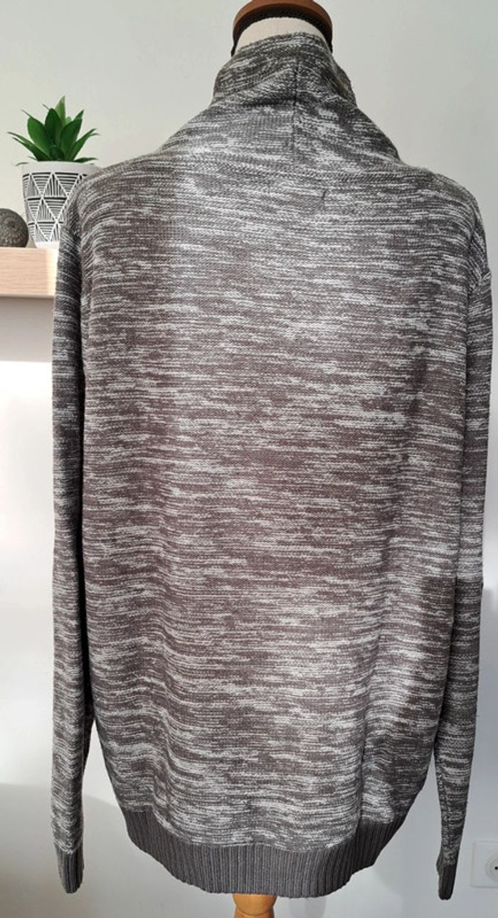 Pull gris foncé Gémo - photo numéro 10