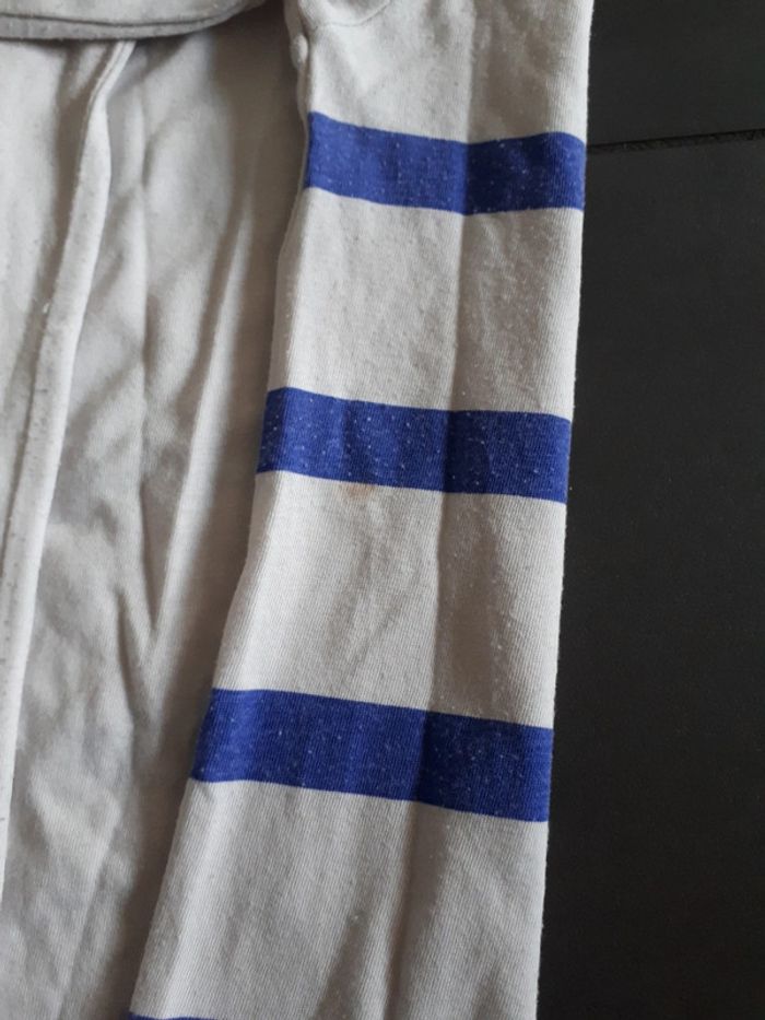 Tee-shirt manches longues offert dans un lot la Halle 10 ans 50 cts. - photo numéro 7