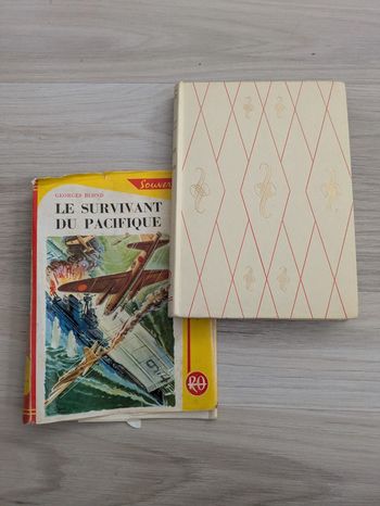 Le survivant du Pacifique rouge et or