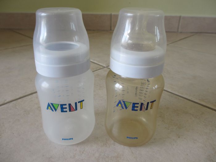 Lot de 2 biberons en plastique Avent 260 ml + 1 tétine
