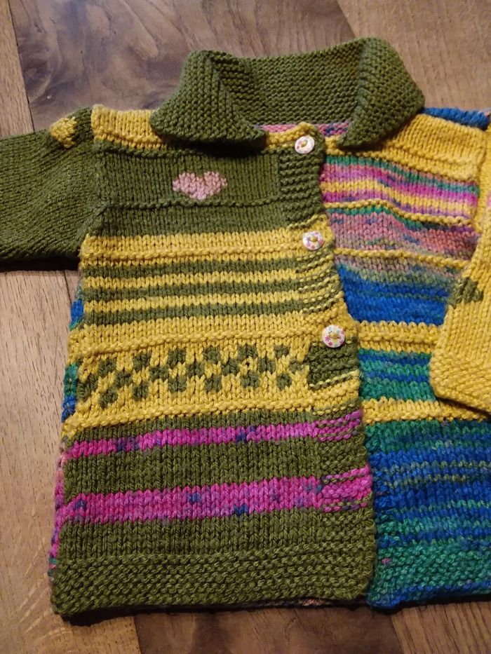 Gilet multicolore tricoté main - photo numéro 2