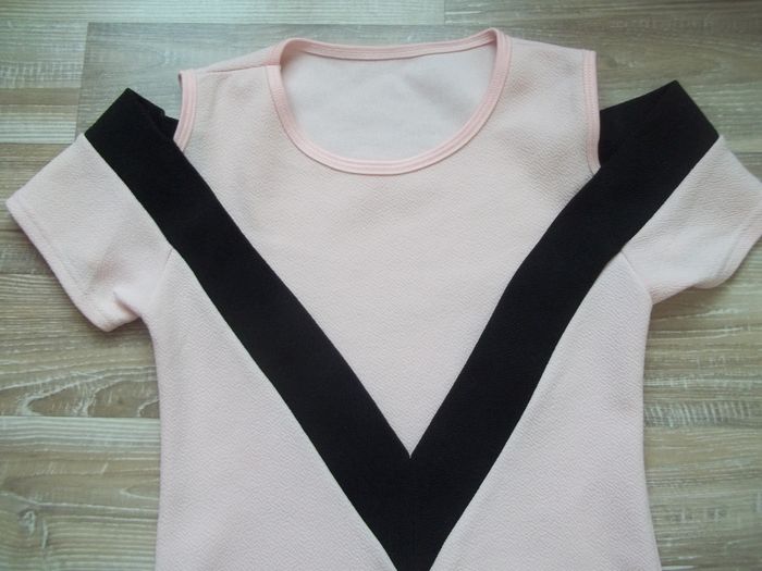 Robe chevron rose et noir 12 ans - photo numéro 2