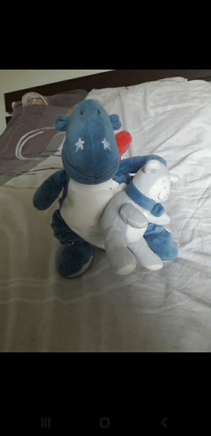 Peluche victor et guss musicale