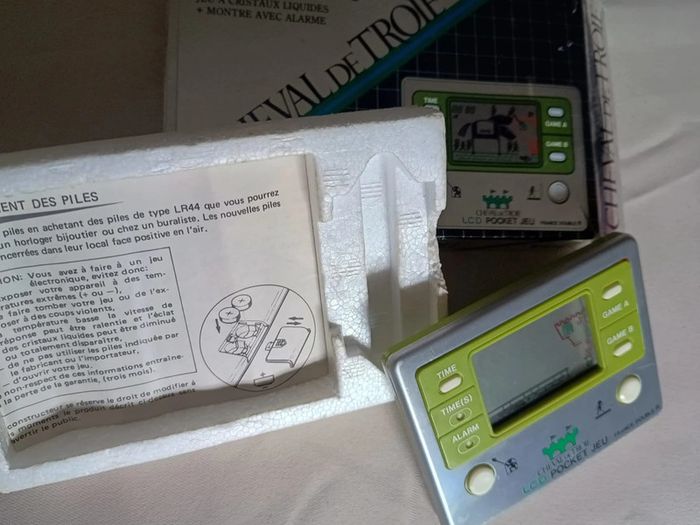 Jeu électronique LCD Lansay cheval de troie - photo numéro 4