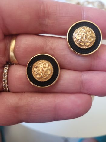 Boucles d'oreilles upcyclé avec jolis boutons 
