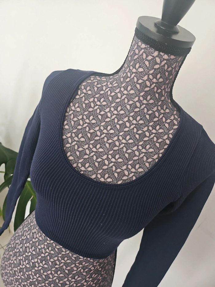 Crop top marque Stradivarius - photo numéro 3
