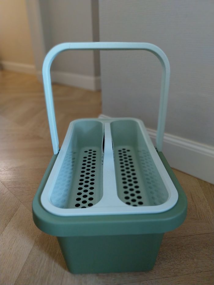 Seau avec porte produits Ikea - photo numéro 2