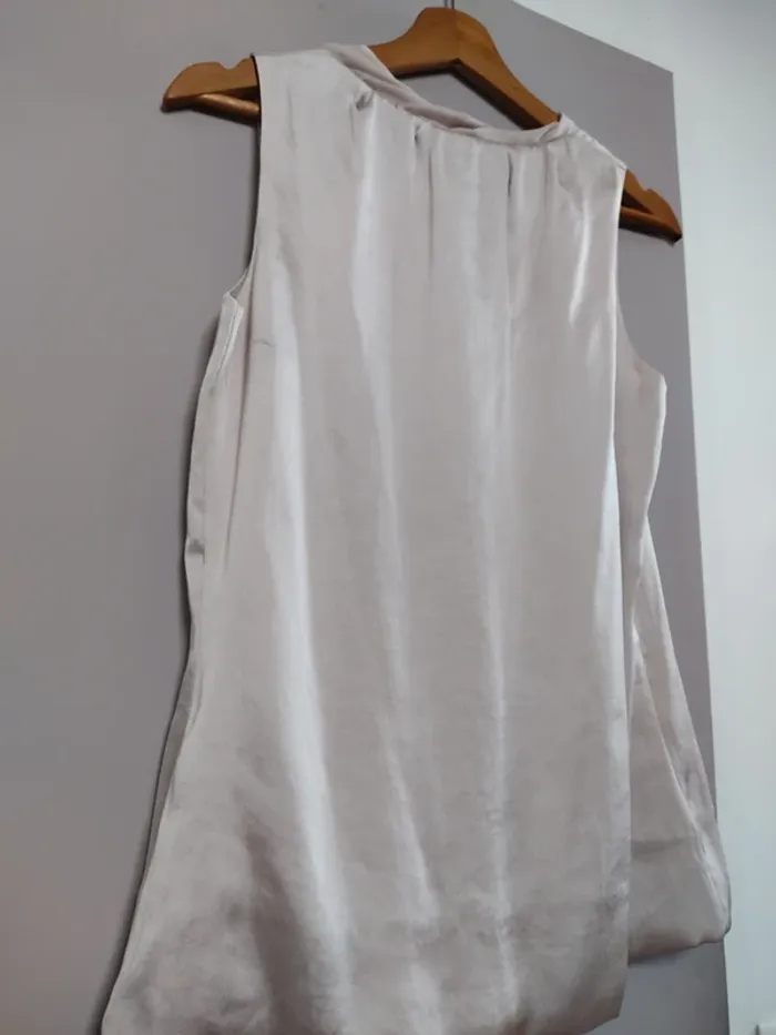 Haut sans manches femme effet soie crème H&M 36 S TBE - photo numéro 4