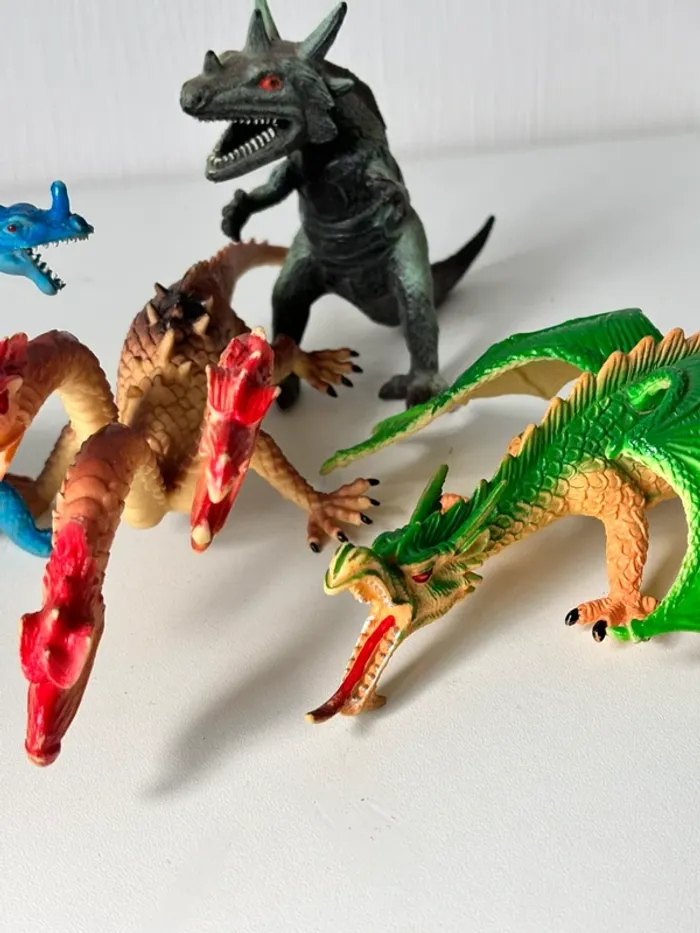 Lot de 4 figurines jouets dragons plastiques , monstres créatures - photo numéro 2