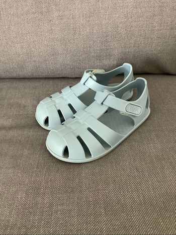 Sandale pied nu barefoot enfant