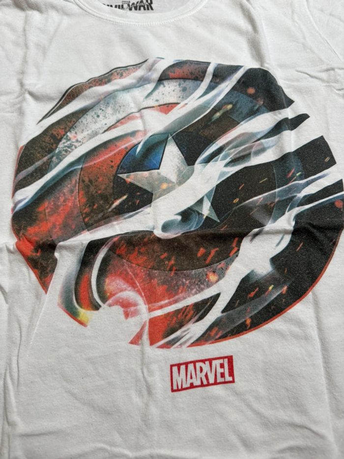 T-shirt manches courtes Marvel (M) - photo numéro 2