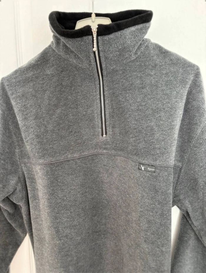 • Pull ~ Armand Thiery ~ Taille M • - photo numéro 2