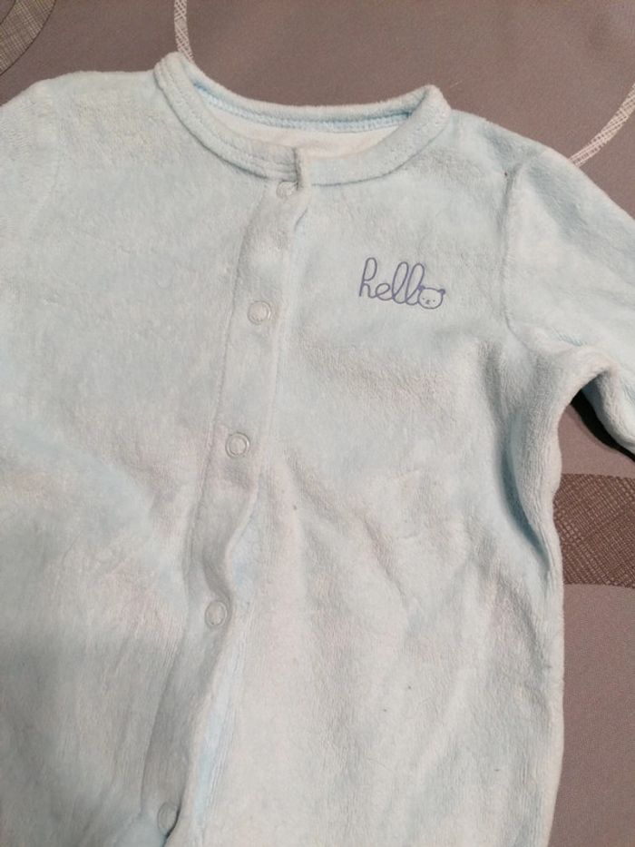 Pyjama 1 mois - photo numéro 2