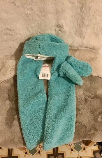 Ensemble bonnet qui fait écharpe et paire de moufles orchestra 6/12 mois  taille 44/47 soit (1223