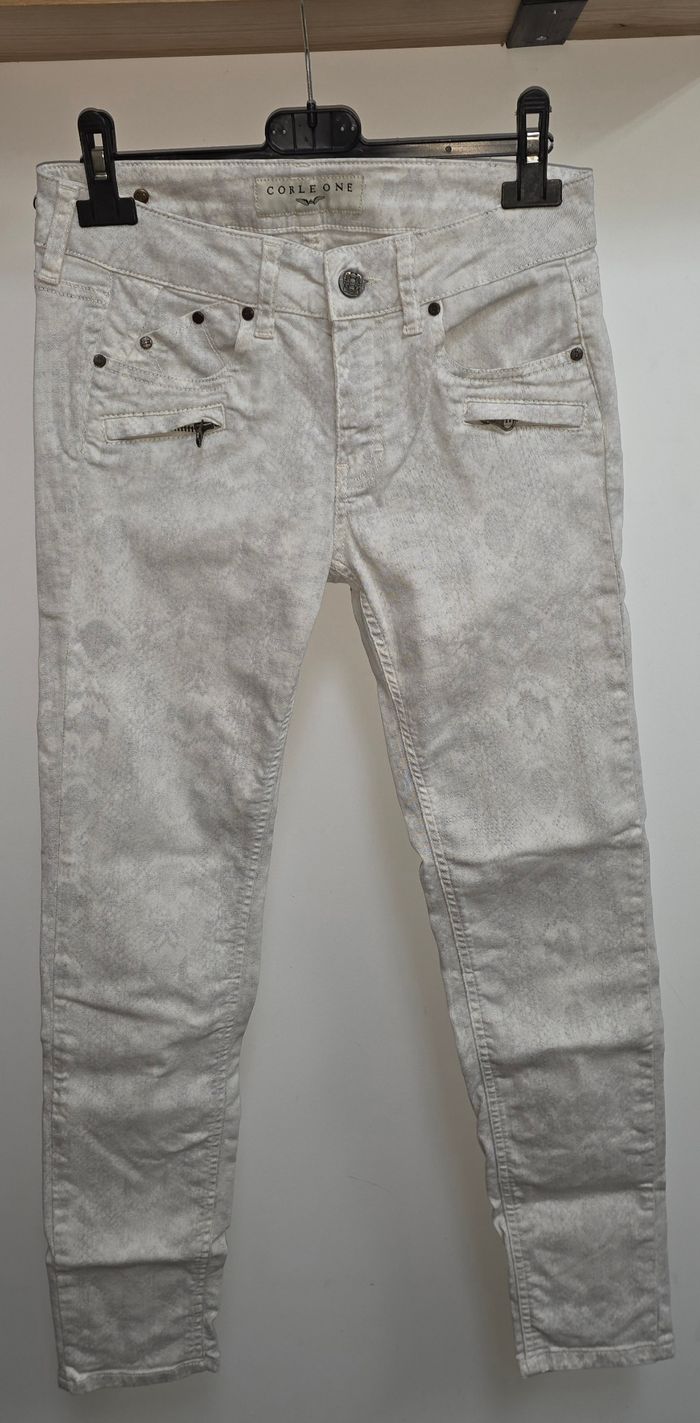 Jeans blanc/gris effet serpent 36