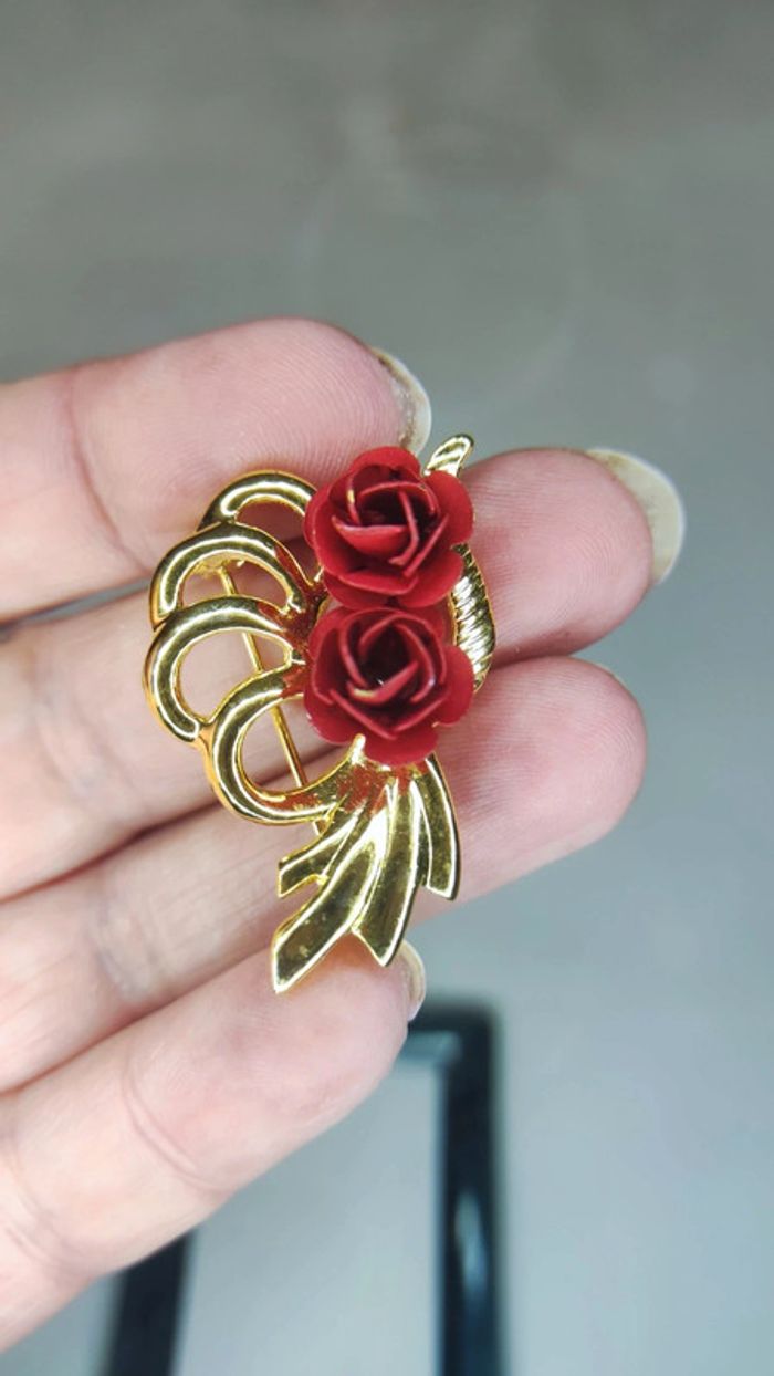 Broche roses