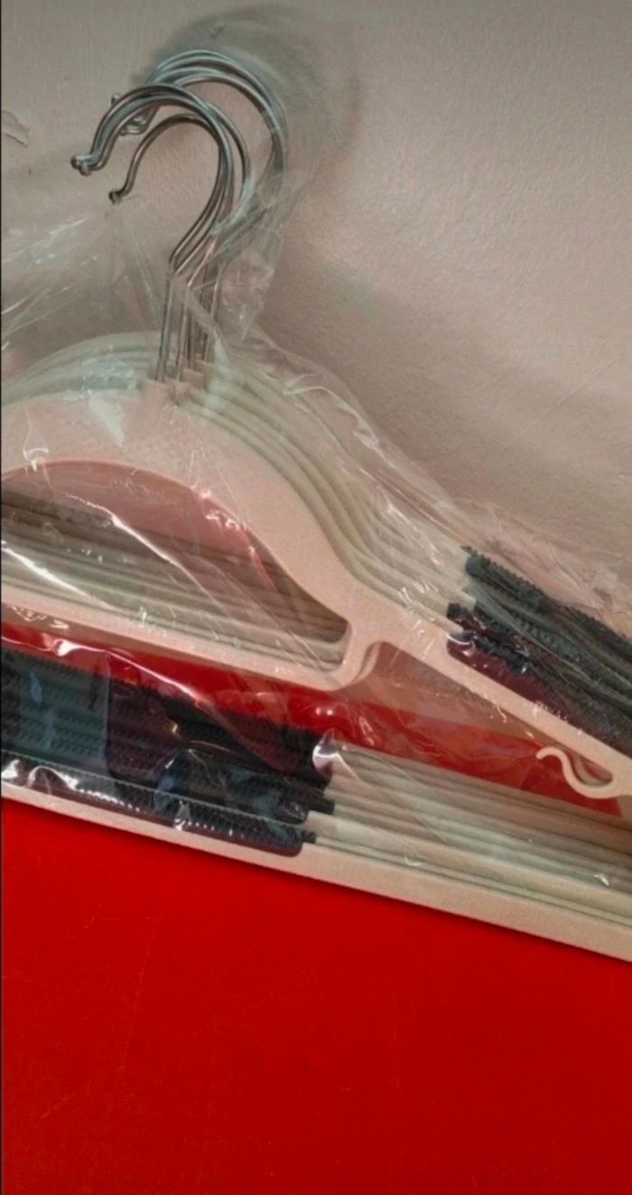 Cintres 10 pièces - photo numéro 3