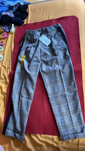 Très très beau  pantalon casual chic neuf avec étiquette taille S/M