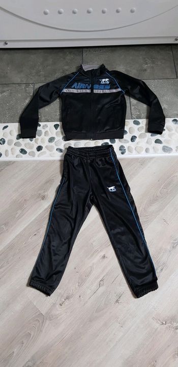 Survêtement airness taille 6 ans