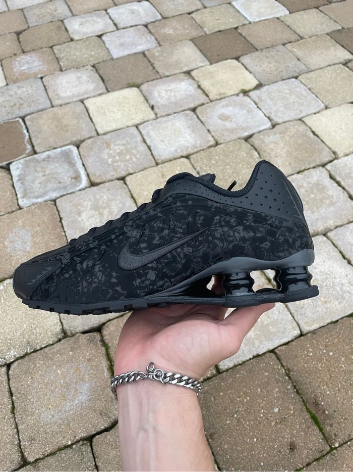 Nike Shox R4 Black Dark Smoke Grey - Femme 40,5 - photo numéro 4