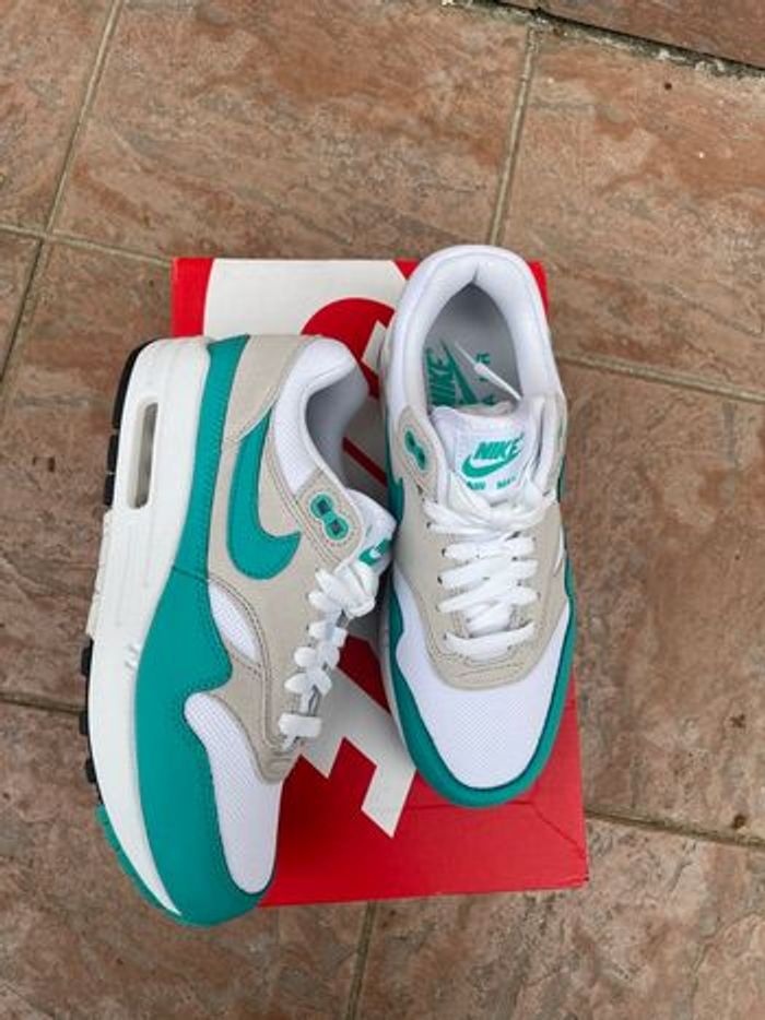 Air Max one blanc et gris bleu jade