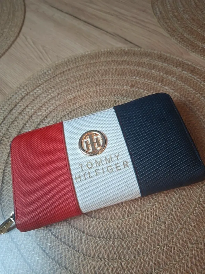 Portefeuille Tommy Hilfiger tricolore – logo doré - photo numéro 11