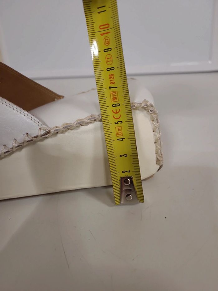 Sandales à semelle compensée taille 38 - photo numéro 12