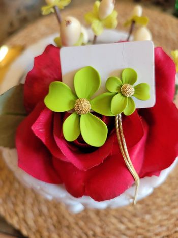 Boucles d oreilles asymeyriques fleurs