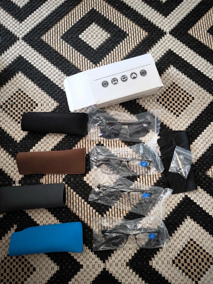 Lot de 4 paires de lunettes de lecture +2,75 neuve