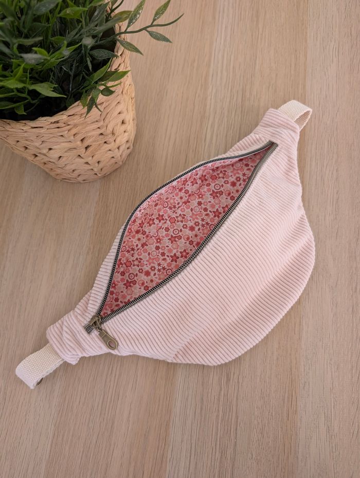 Sac banane enfant  velours côtelé rose clair