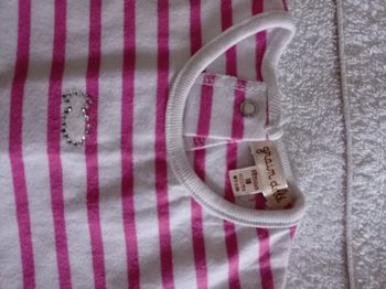 Petit peu  polo pour fille blanc rayure rose taille 18 mois 81 cm marque grain de blé deux boutons pression dans le dos voir photos
