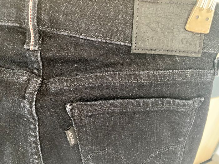 Jean neuf taille 25/30 levis - photo numéro 3