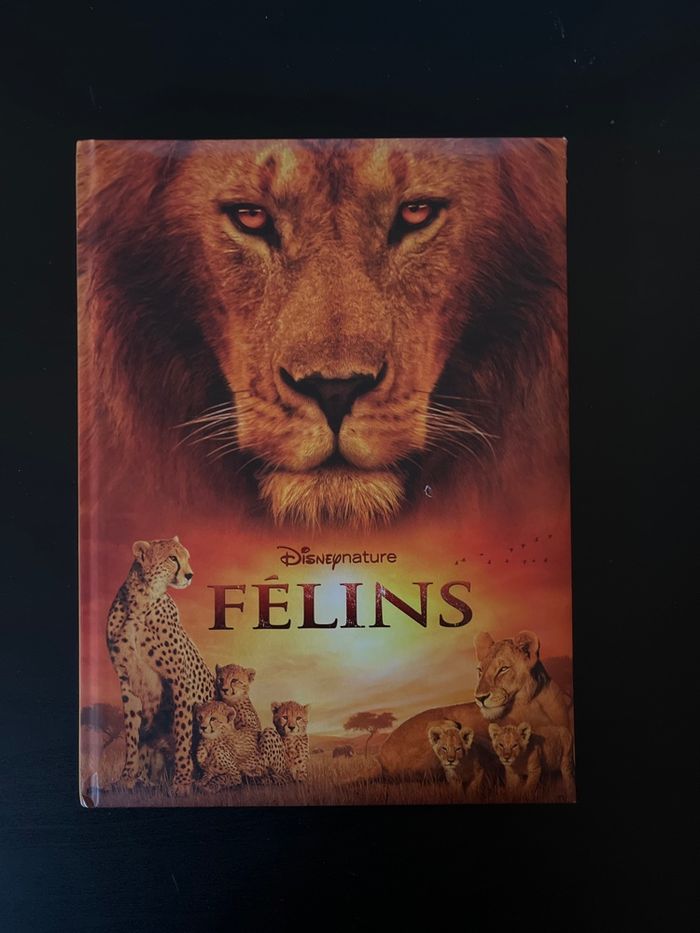 Livre Disneynature FÉLINS (neuf)