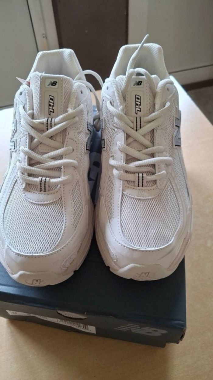 Baskets New Balance 740 taille 40 - photo numéro 3