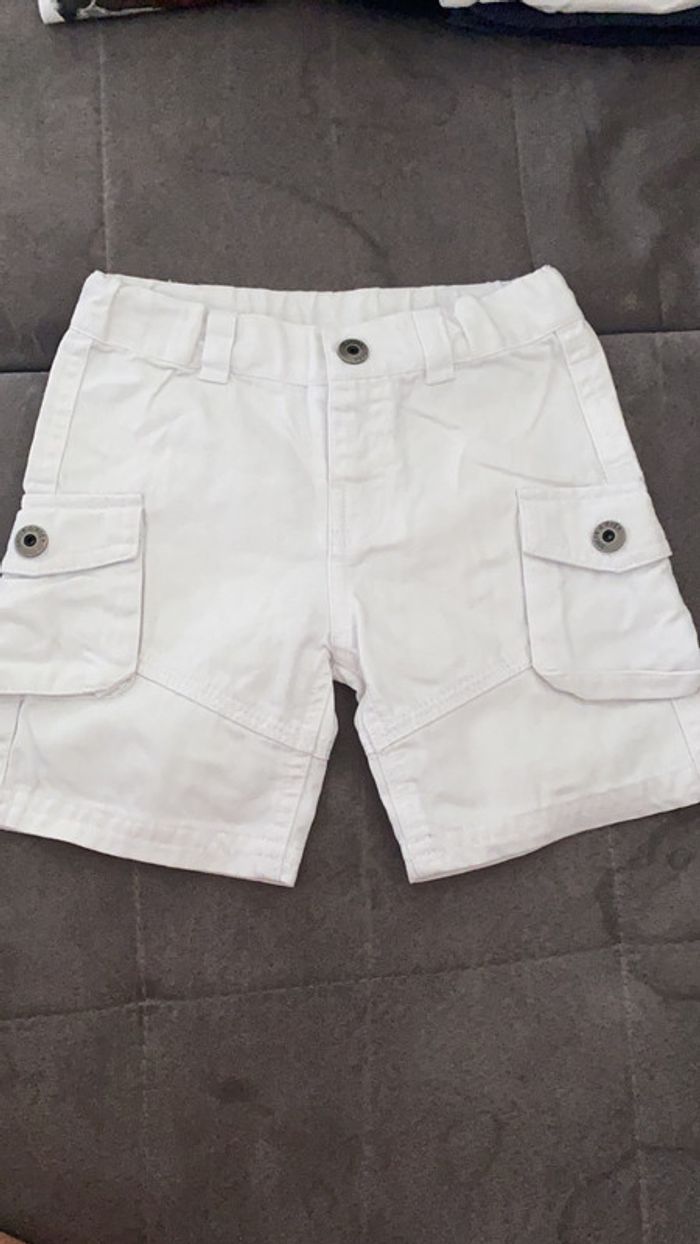 Short blanc