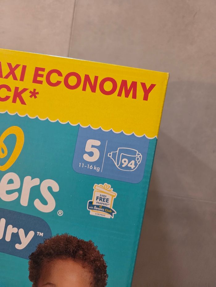 Couches pampers taille 5 - photo numéro 2