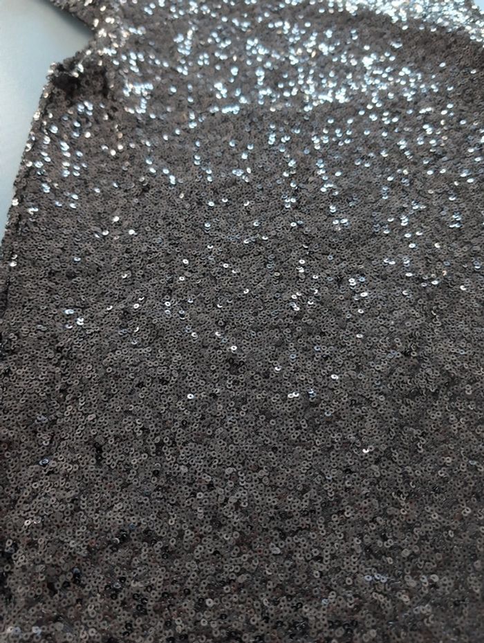 Robe sequins noirs - photo numéro 2