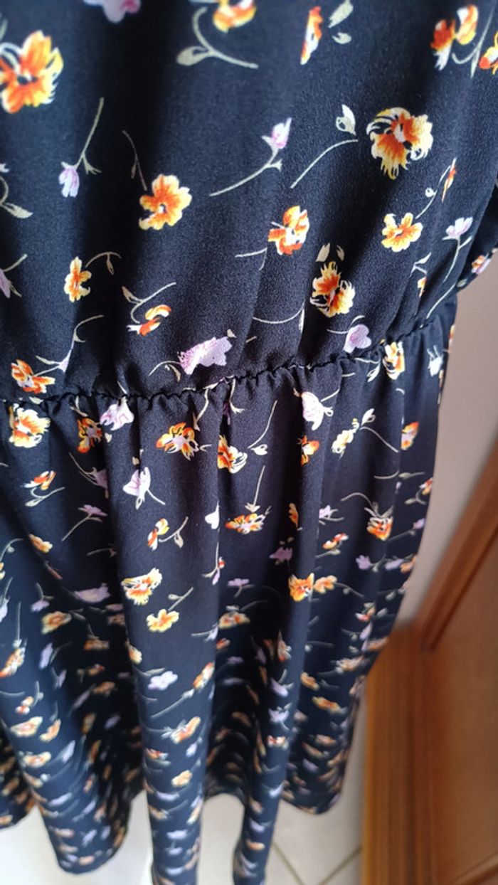 Jolie robe d'été marine fleurie - photo numéro 6