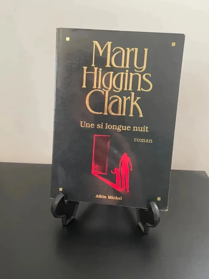 Livre de Mary higgins Clark: une si longue nuit