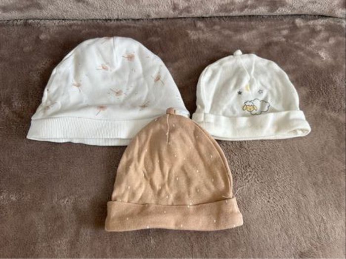 Lot bonnets bébé