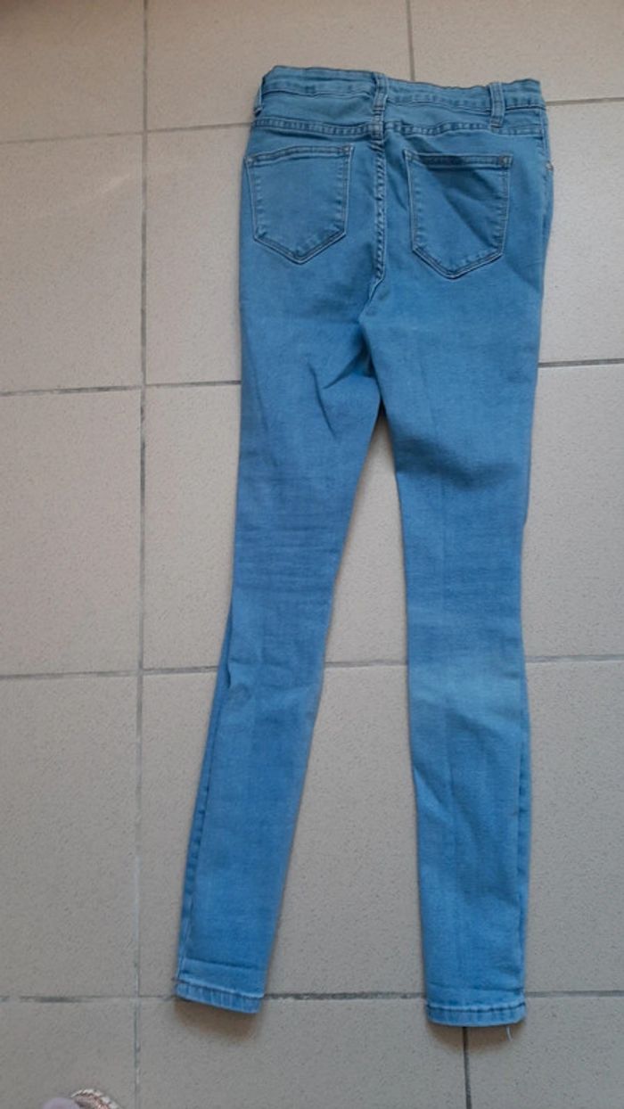 Jean troué femme taille 38 peux convenir 36 - photo numéro 10