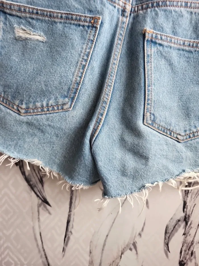 Short en jean destroy - photo numéro 6