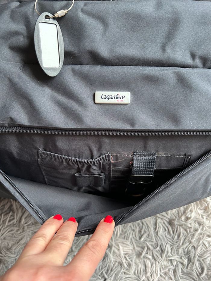 Neuf magnifique valise de voyage Lagardère grande contenance et pratique - photo numéro 6