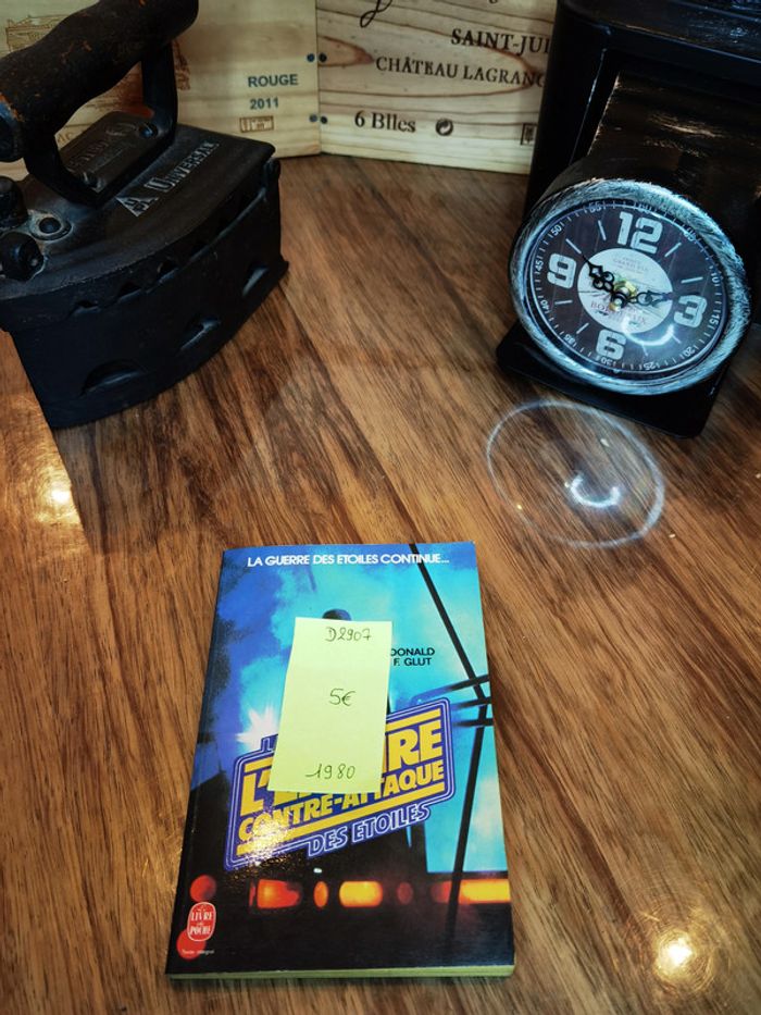 D2907 - livre " Donald F. glut"