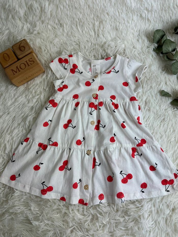 Robe H&M taille 4-6 mois - photo numéro 4