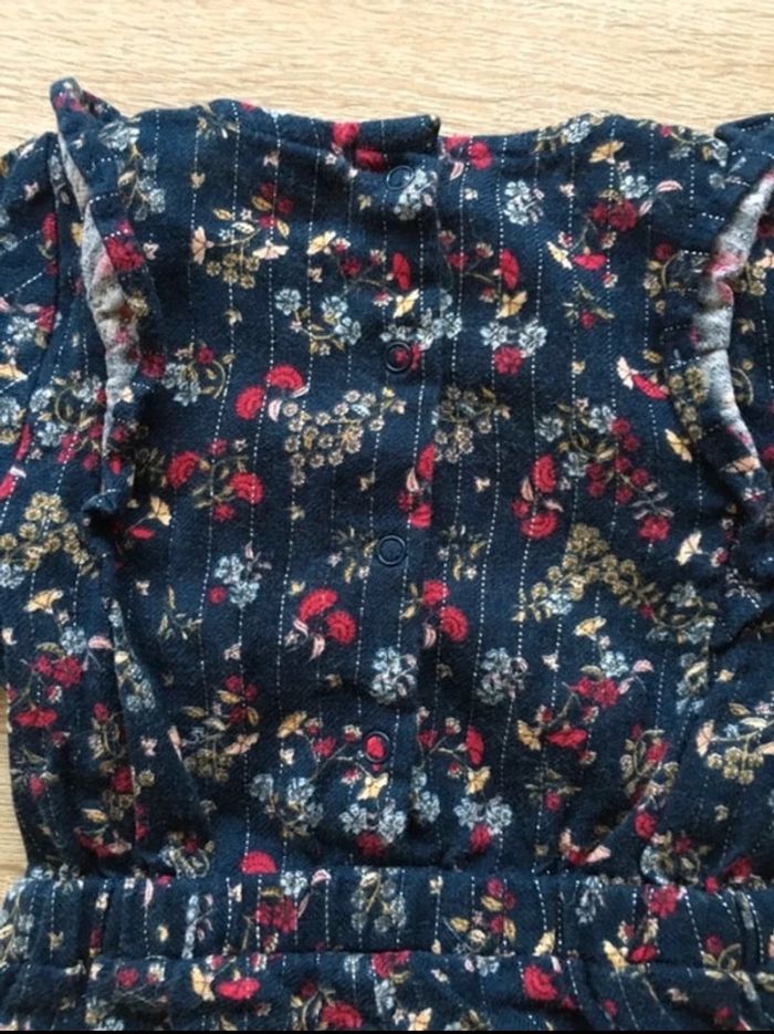 • Combinaison fleurie ~ 6 mois • - photo numéro 4