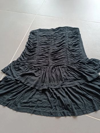 Bustier noir avec des volants