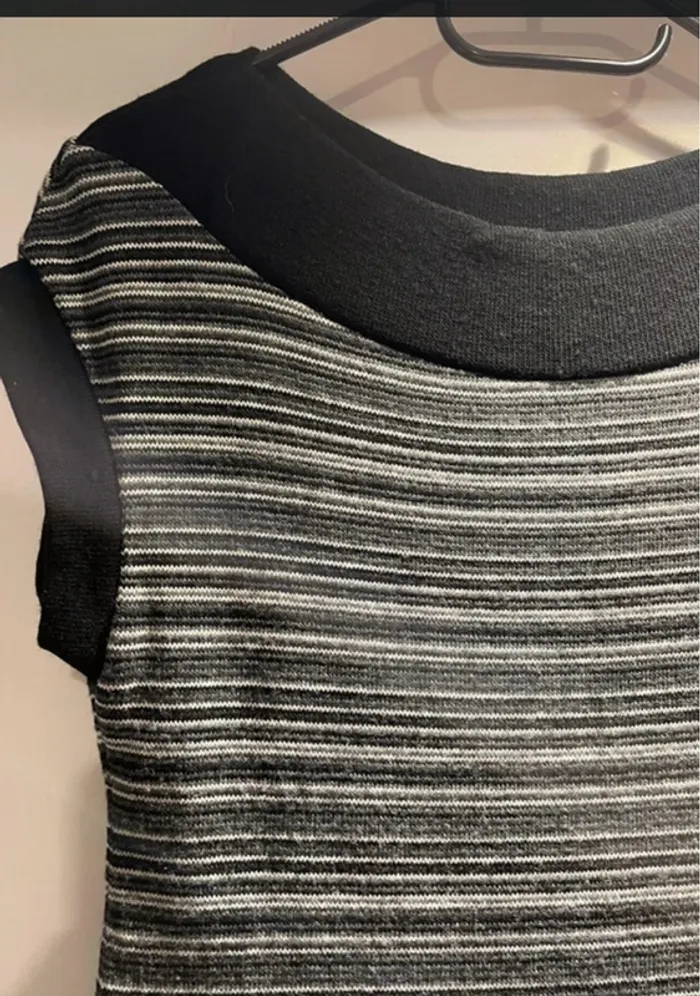 🖤 Pull sans manches noir & gris rayé - taille 36 - photo numéro 3